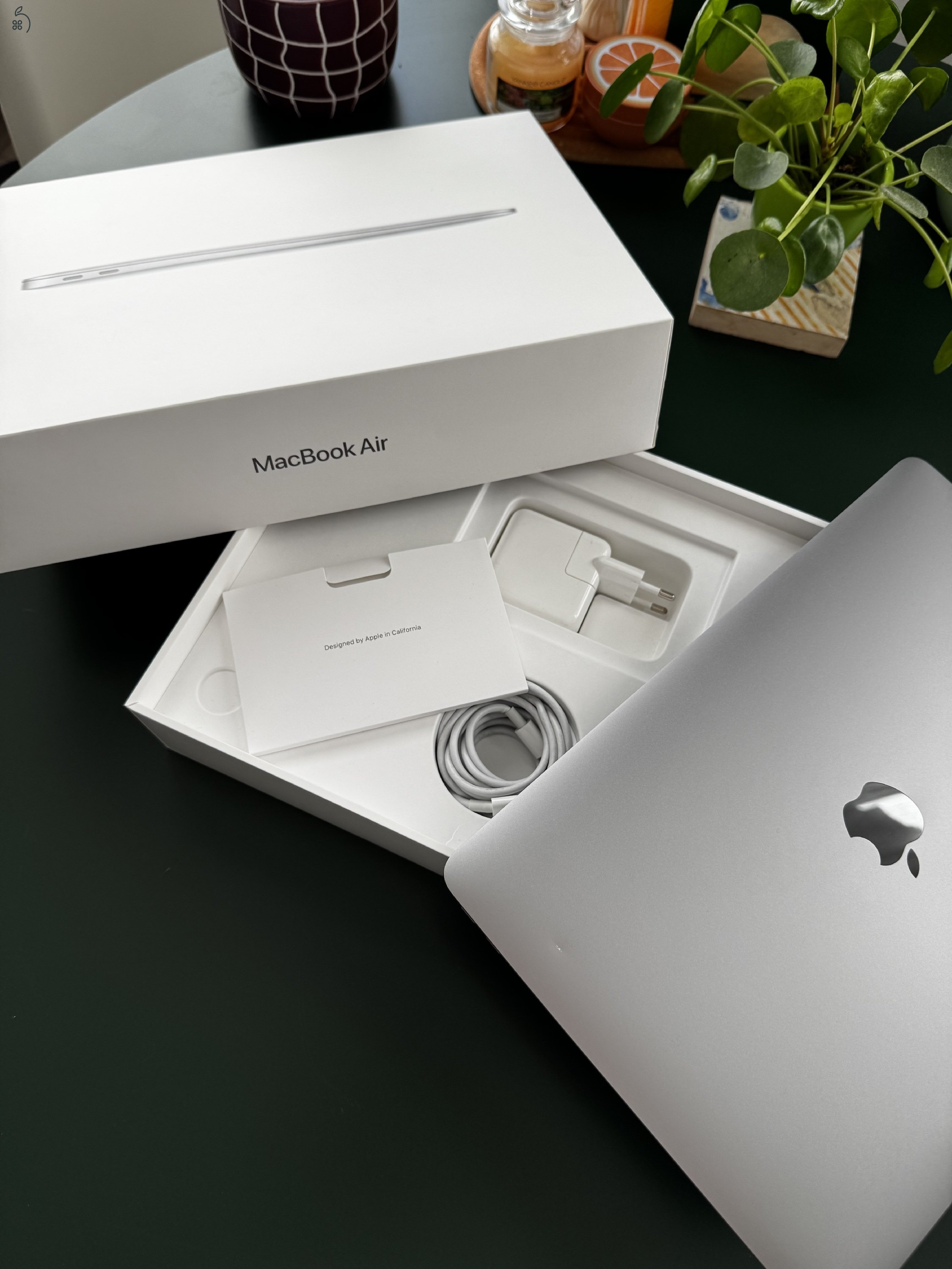 MacBook Air M1 (2020), 8 GB / 256 GB, ezüst