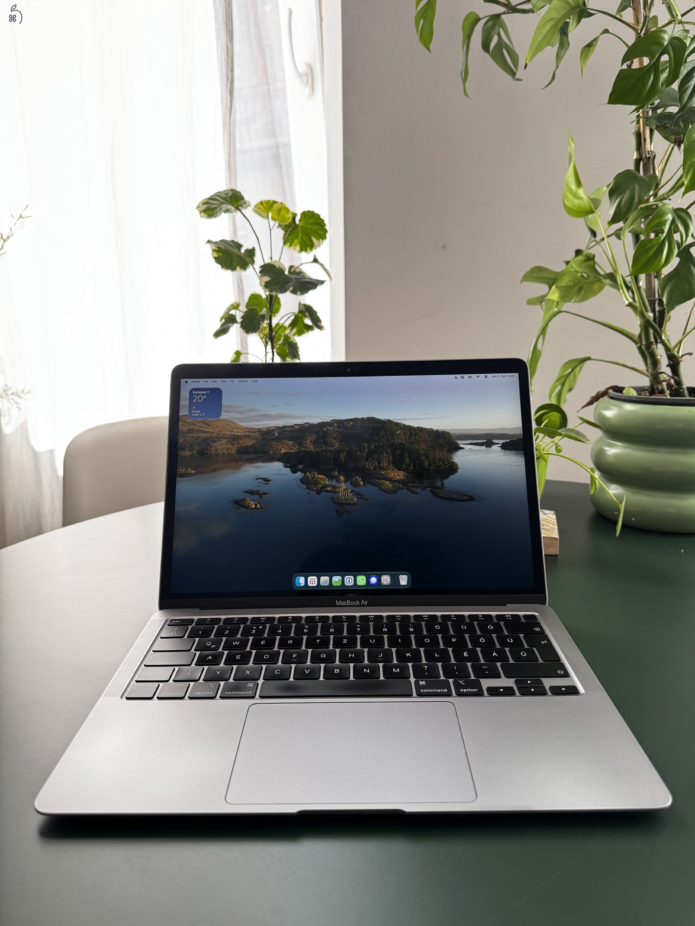 MacBook Air M1 (2020), 8 GB / 256 GB, ezüst