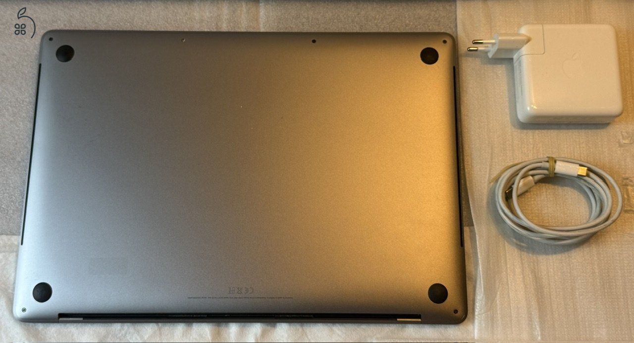 Macbook Pro 15 (2018/19) A1990 Touch I7 6C 16GB 256GB 555X +Magic