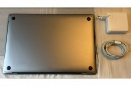 Macbook Pro 15 (2018/19) A1990 Touch I7 6C 16GB 256GB 555X +Magic