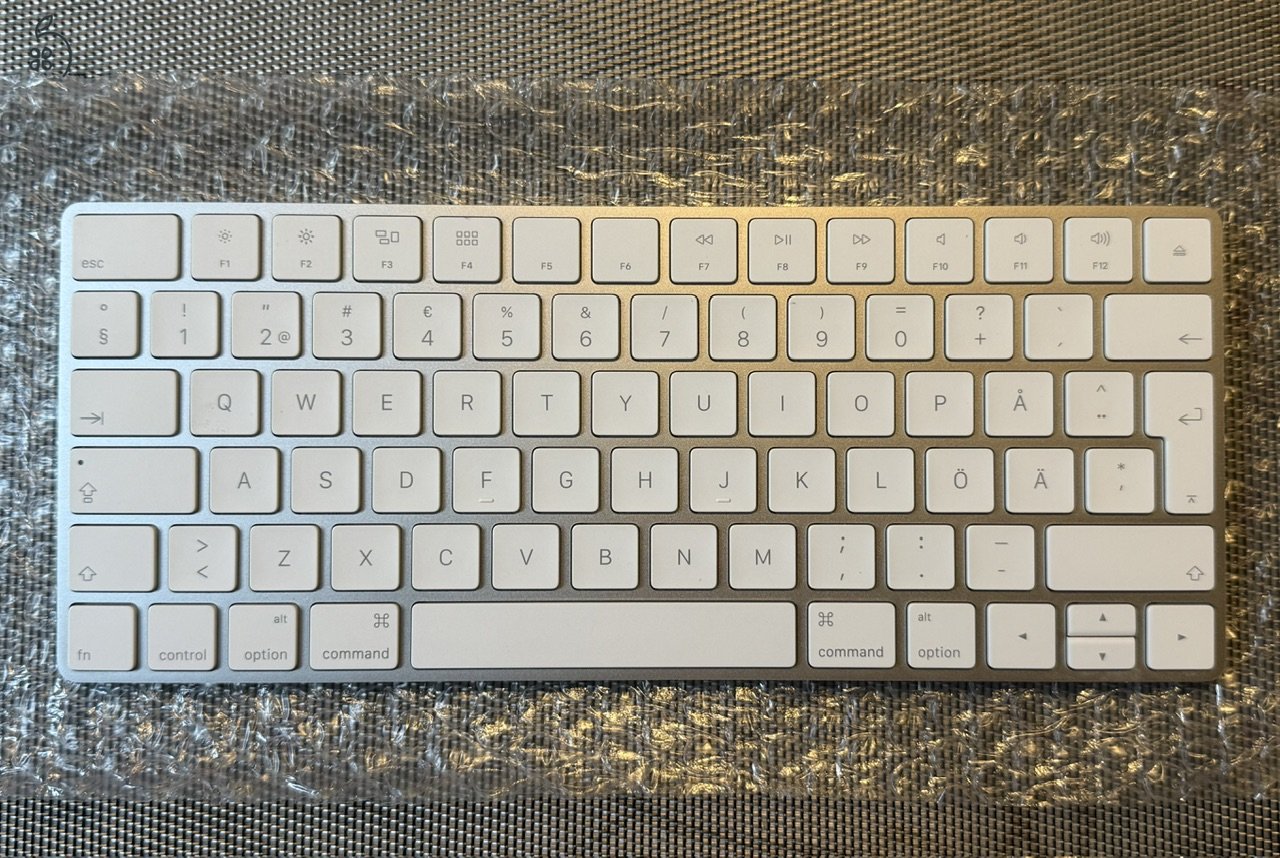 Macbook Pro 15 (2018/19) A1990 Touch I7 6C 16GB 256GB 555X +Magic