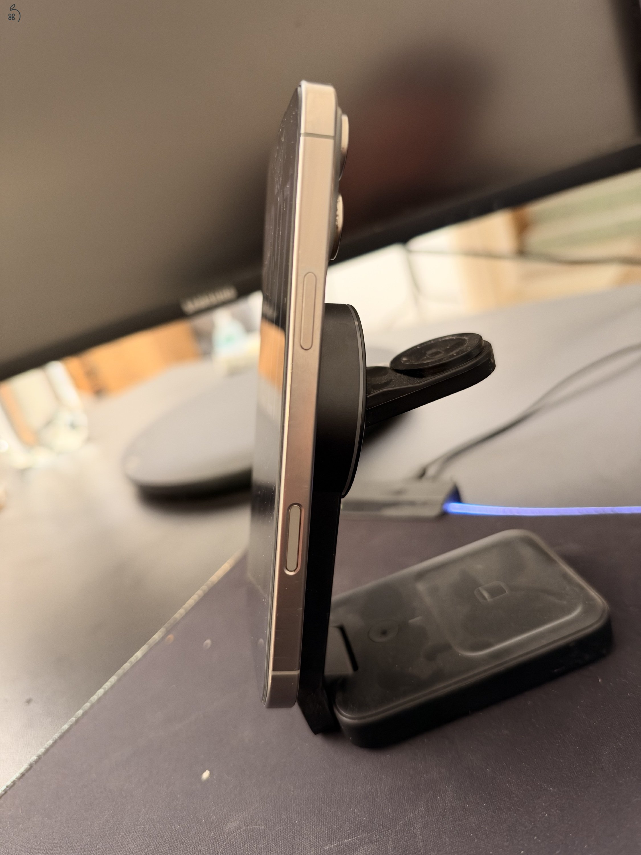 iphone 16 pro max  256 gb 97% akkumlátor 