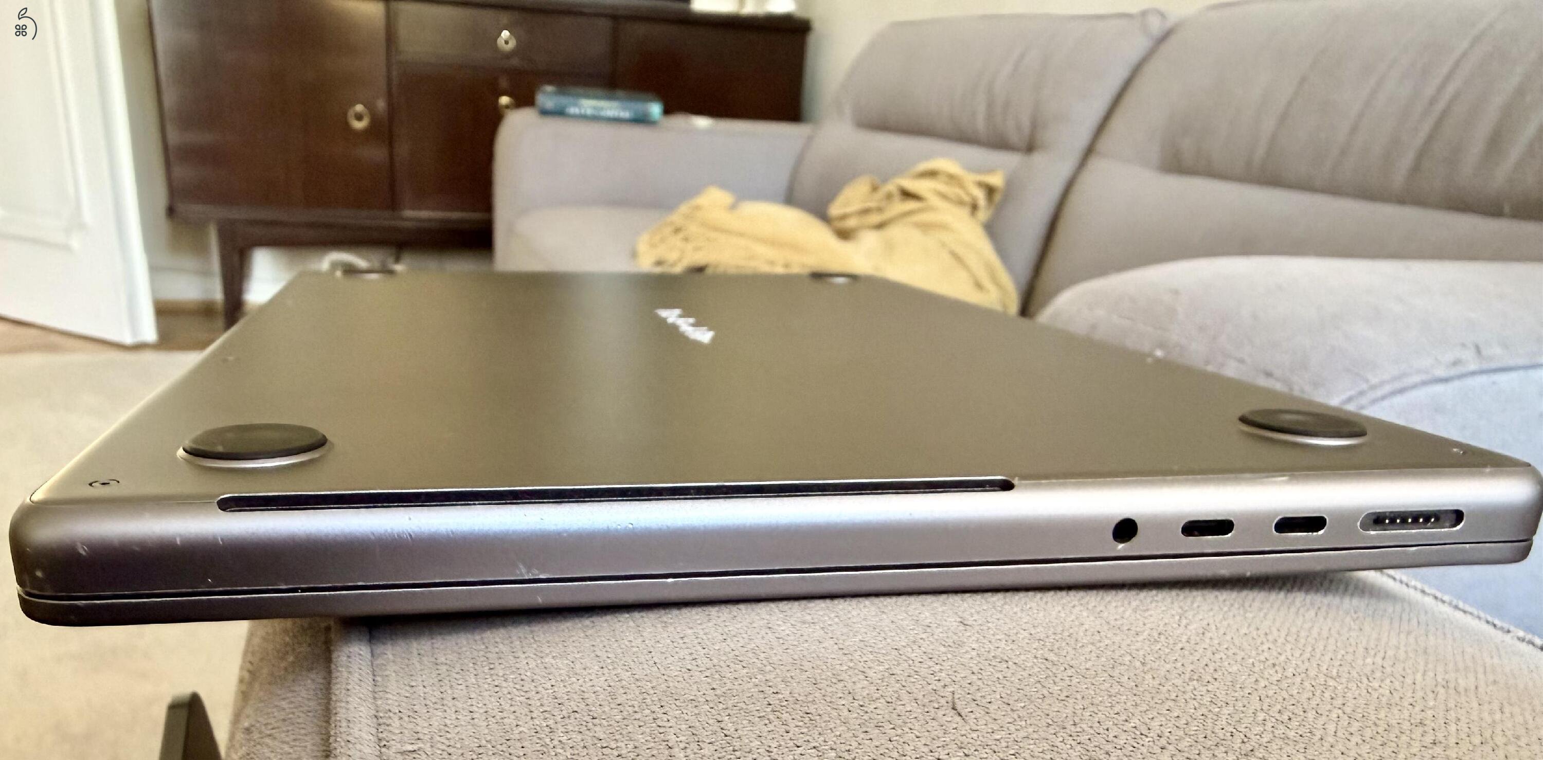 MacBook Pro 14” M1 Max, 32 GB RAM, 512 GB SSD, 32 magos GPU