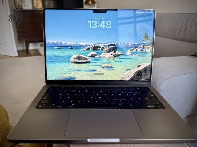MacBook Pro 14” M1 Max, 32 GB RAM, 512 GB SSD, 32 magos GPU