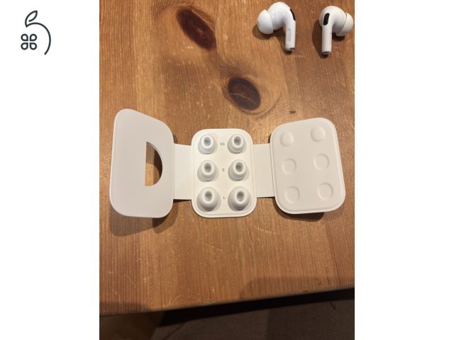 Jó állapotú, használt Apple AirPods Pro 2 eladó