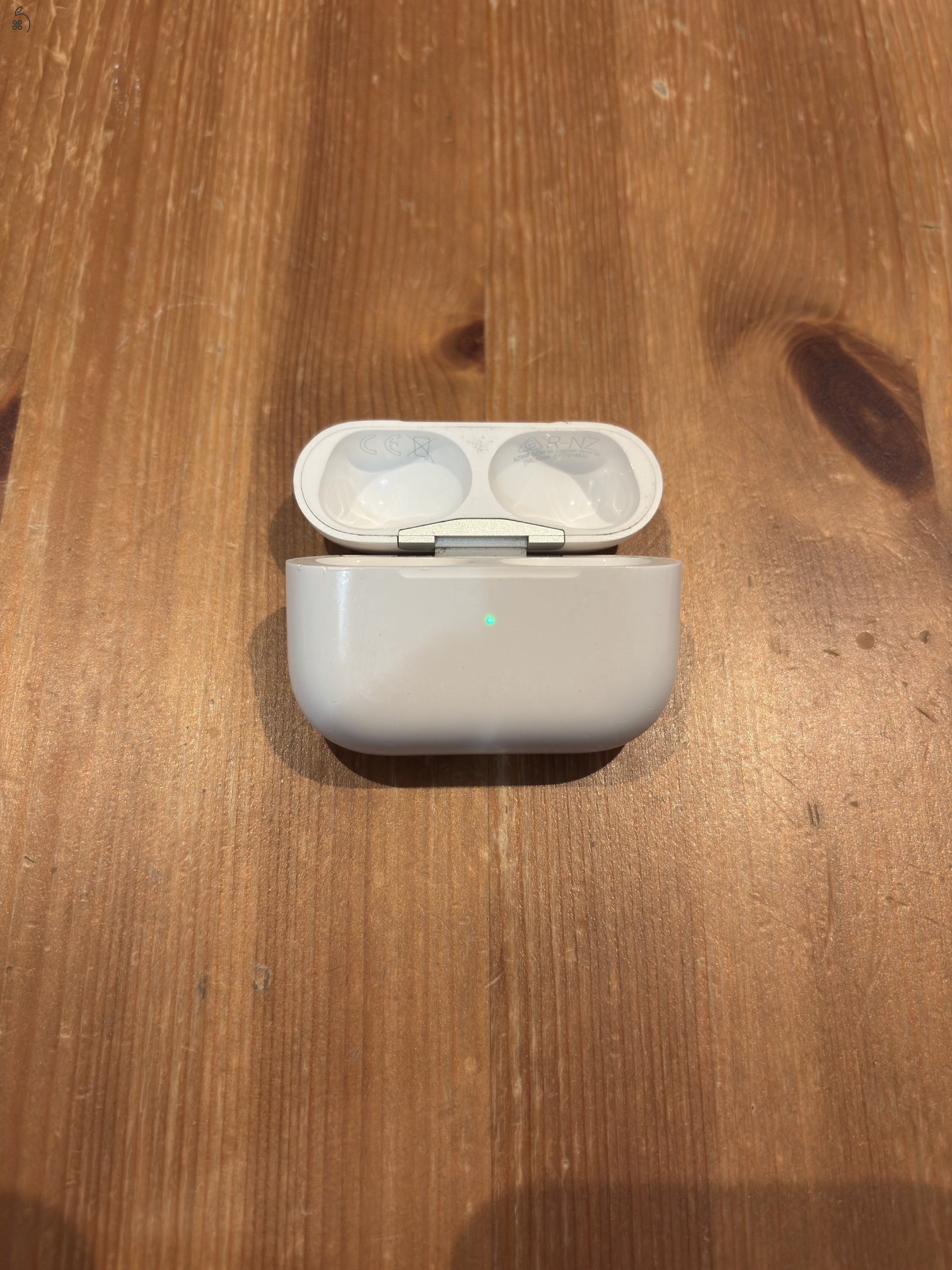 Jó állapotú, használt Apple AirPods Pro 2 eladó