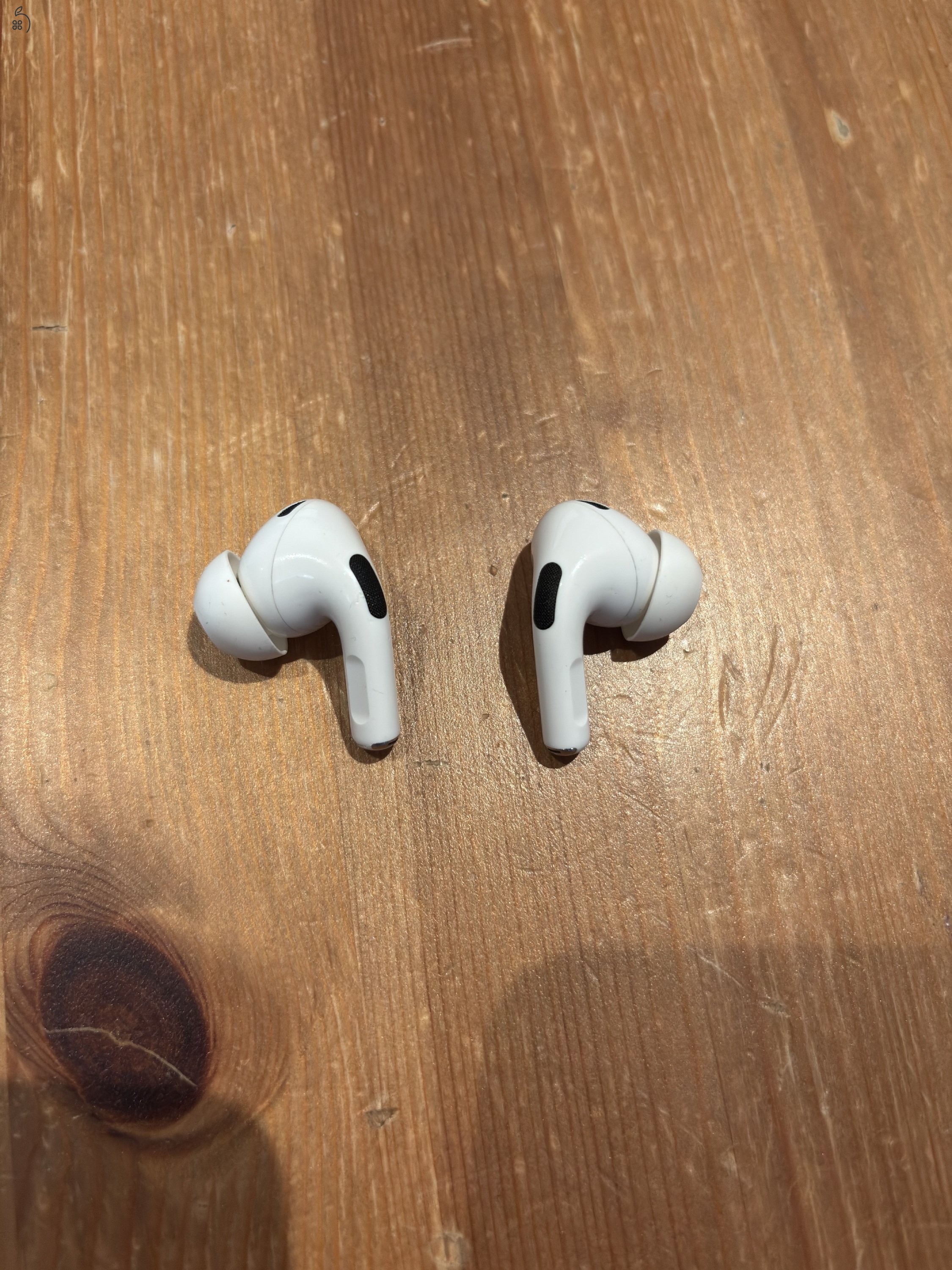 Jó állapotú, használt Apple AirPods Pro 2 eladó