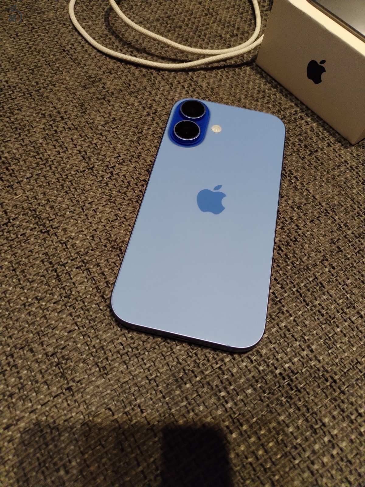 Újszerű iPhone 16