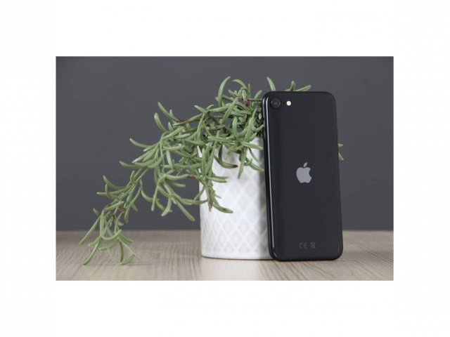 Használt Apple iPhone SE 2020 64 GB asztrofekete B US-8632