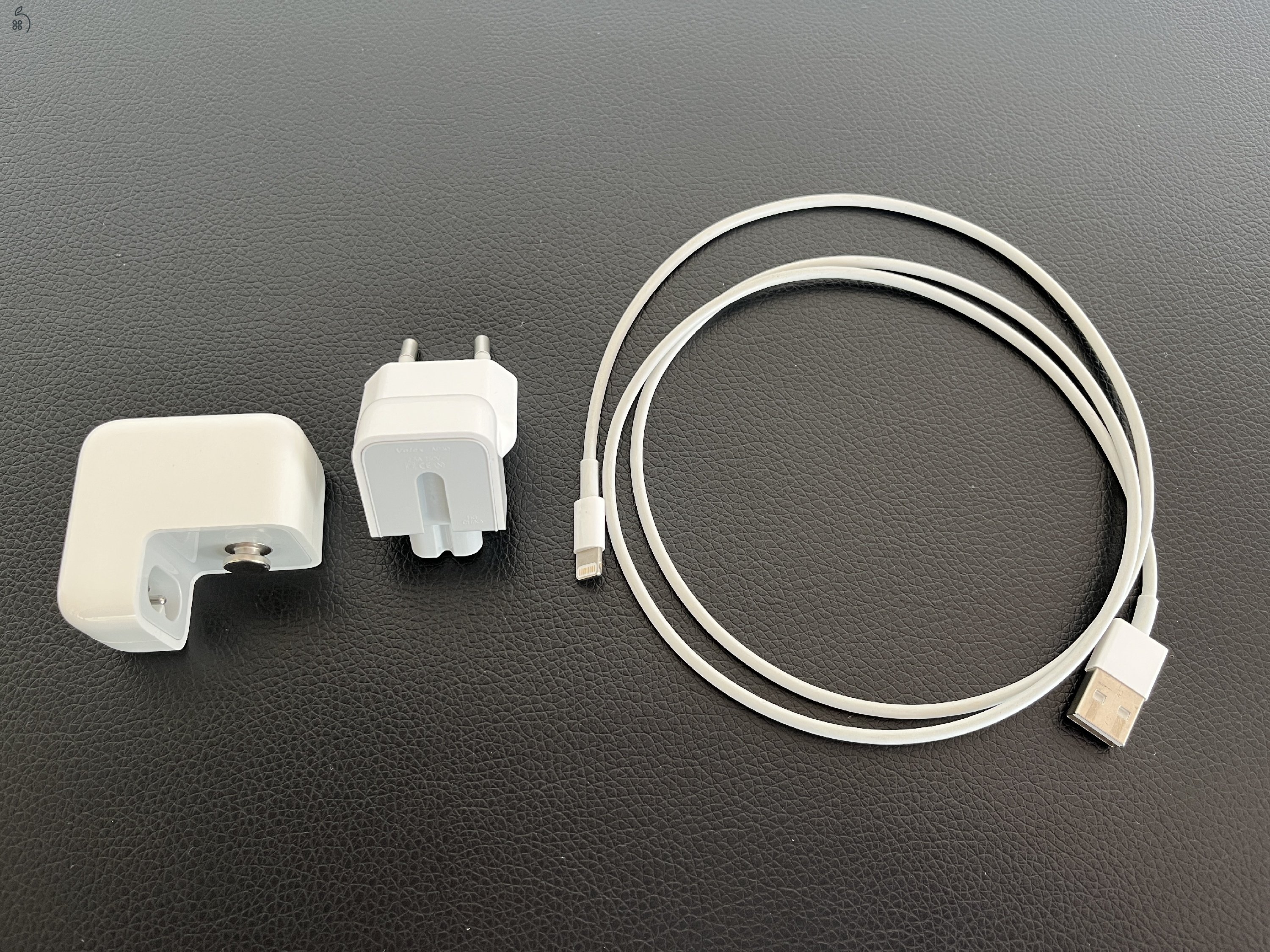 APPLE 12W USB Adapter + Apple töltőkábel Lightning - USB 