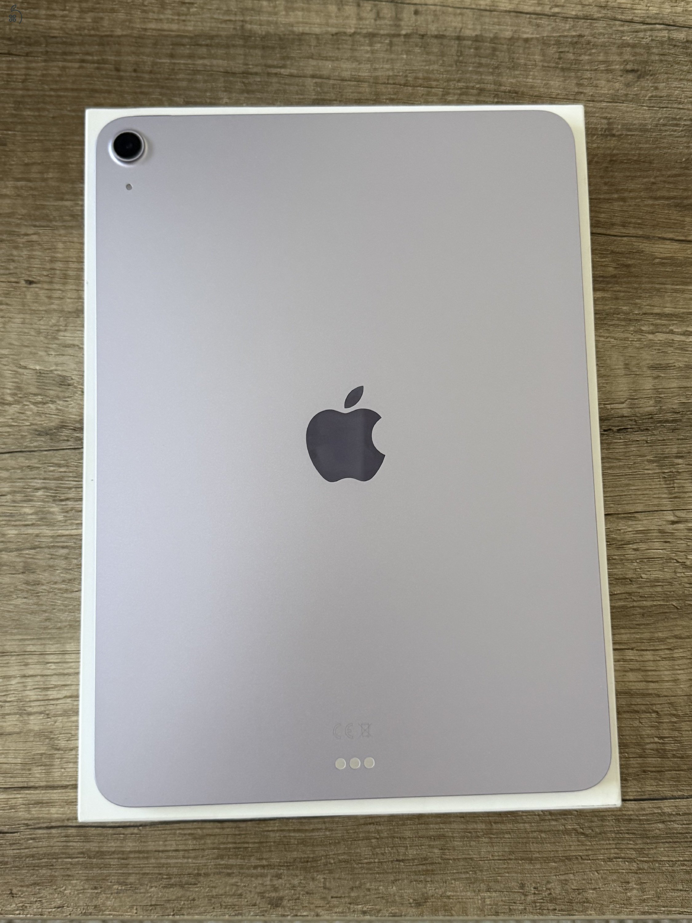 Eladó egy Apple iPad Air M4 11” 128 GB, hozzá tartozó Apple Pencil Pro-val együtt