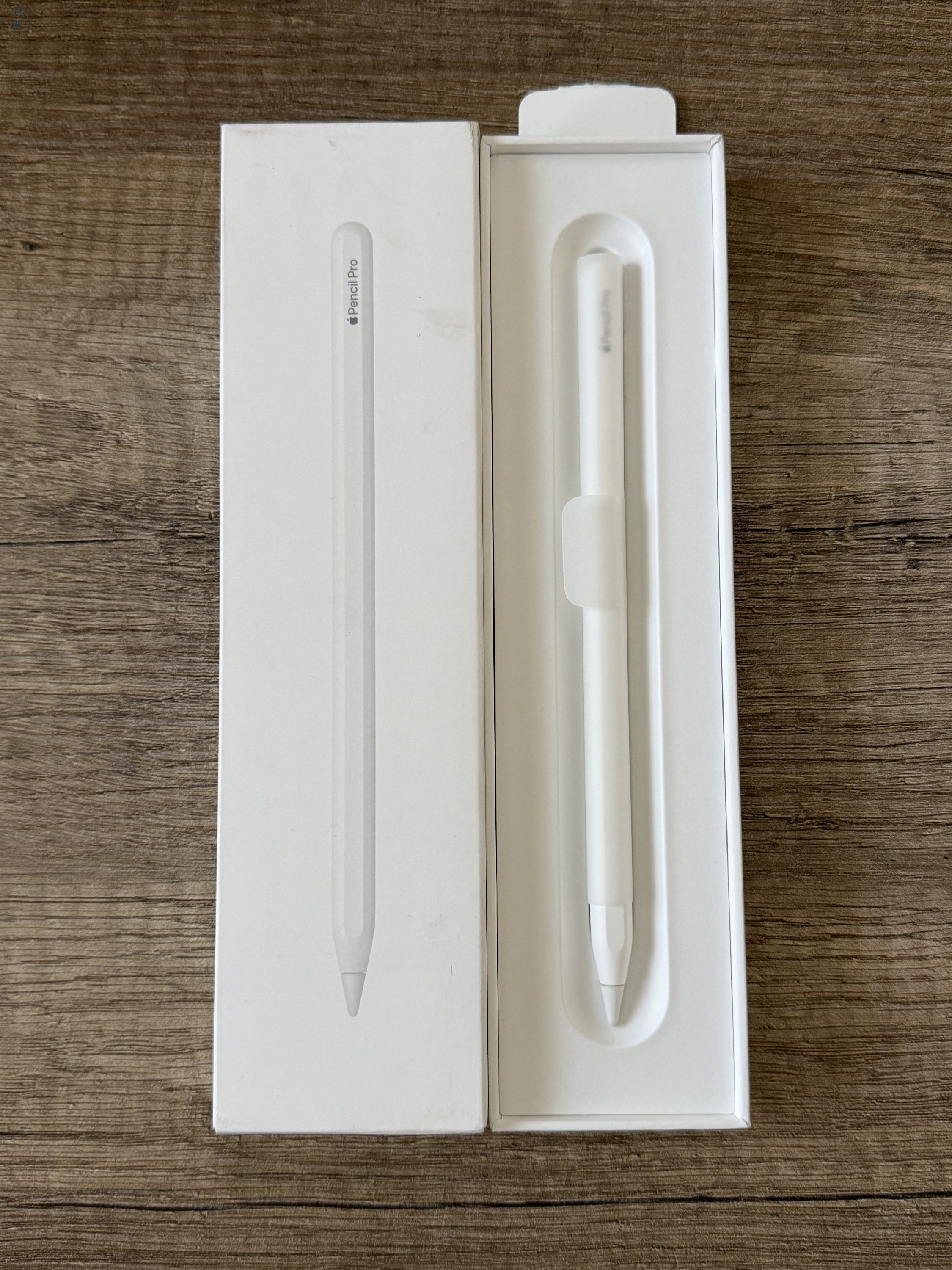 Eladó egy Apple iPad Air M4 11” 128 GB, hozzá tartozó Apple Pencil Pro-val együtt