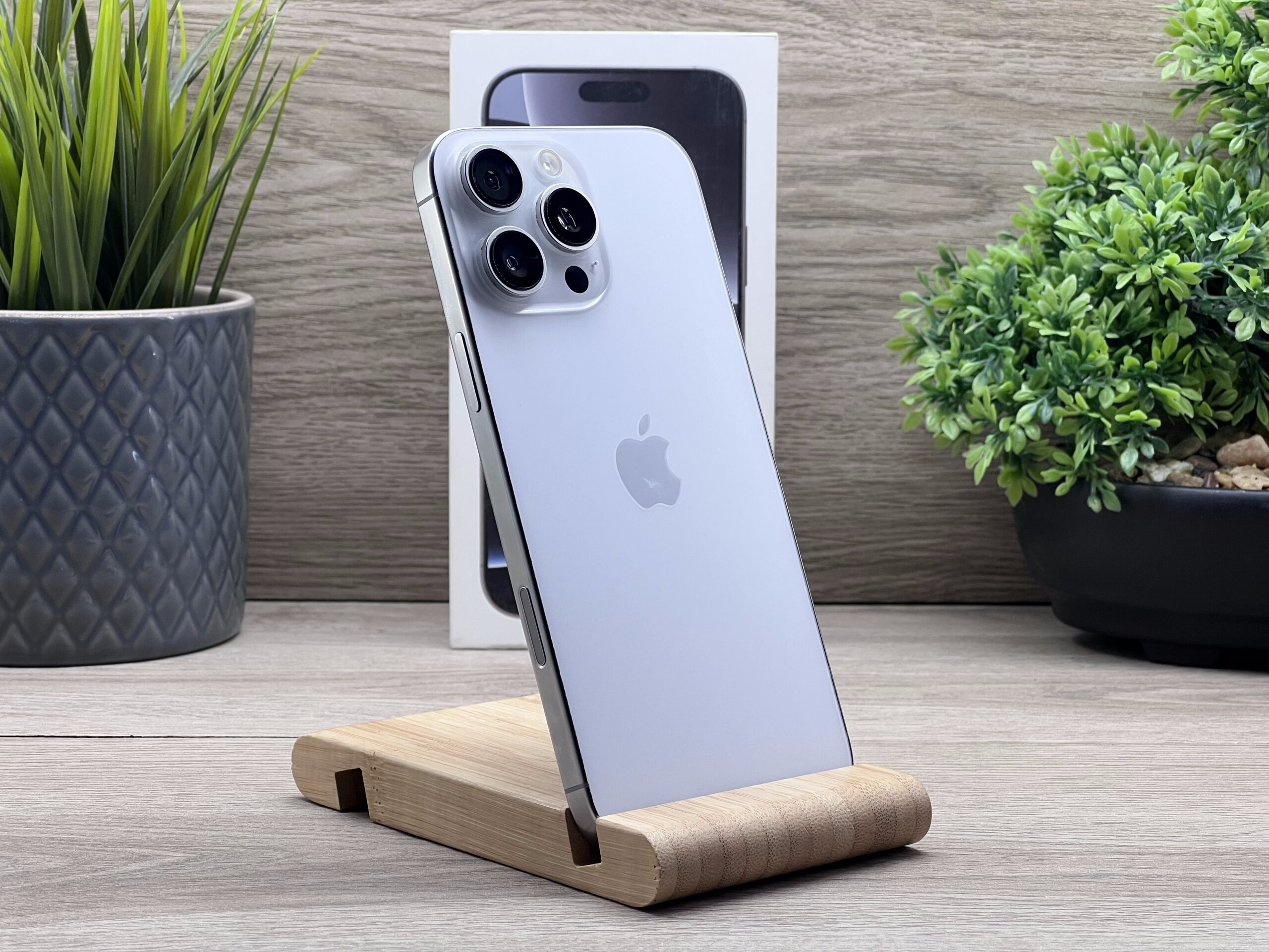 Hibátlan iPhone 16 Pro Max White Titanium 256GB 2 ÉV Garanciával