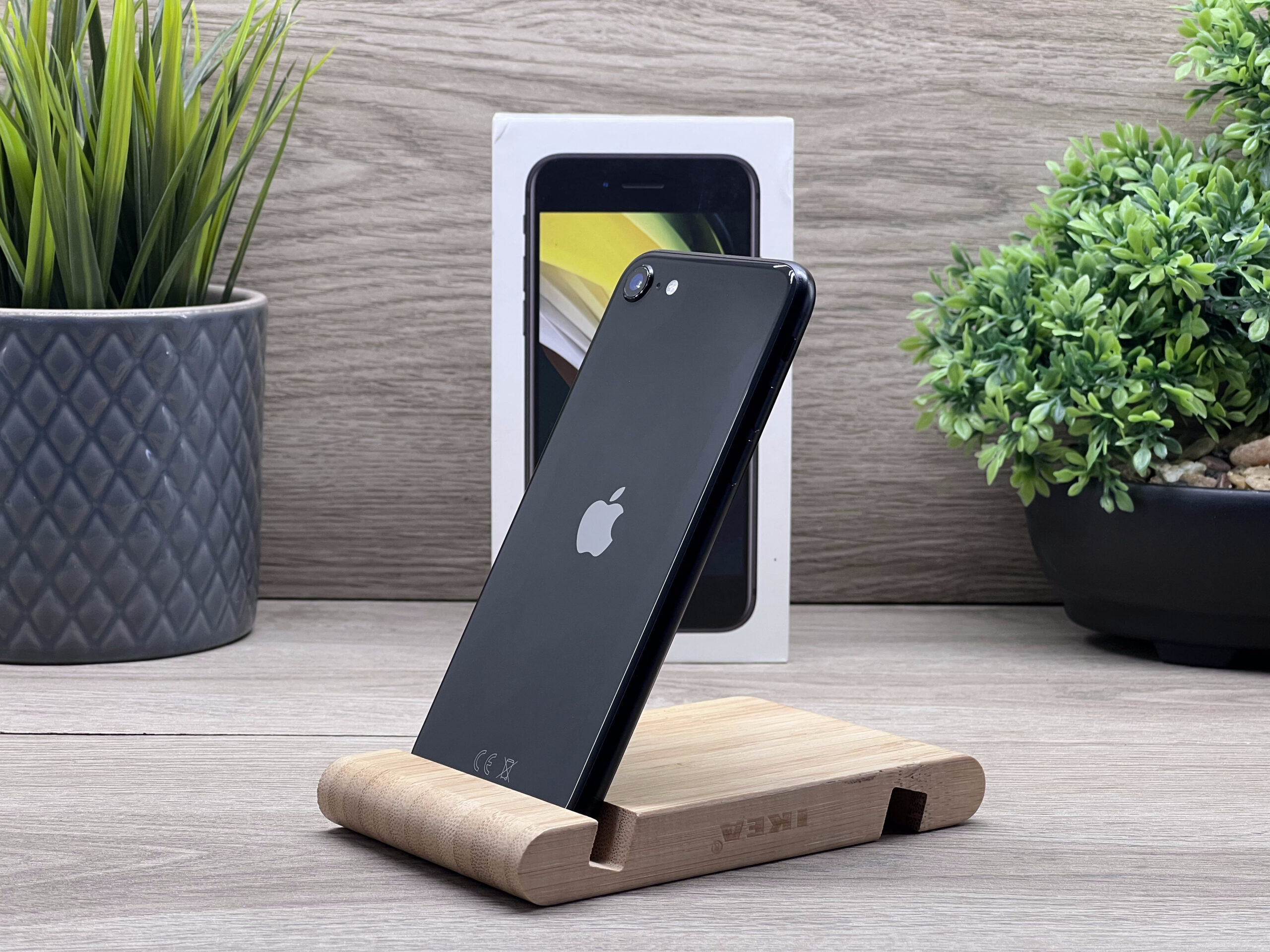 iPhone SE2020 Black 128GB 2 ÉV Garanciával Számlával Aksi 100%