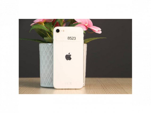 Használt Apple iPhone SE 2020 128 GB ezüst C+ US-8523