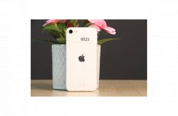 Használt Apple iPhone SE 2020 128 GB ezüst C+ US-8523