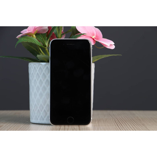 Használt Apple iPhone SE 2020 128 GB ezüst C+ US-8523