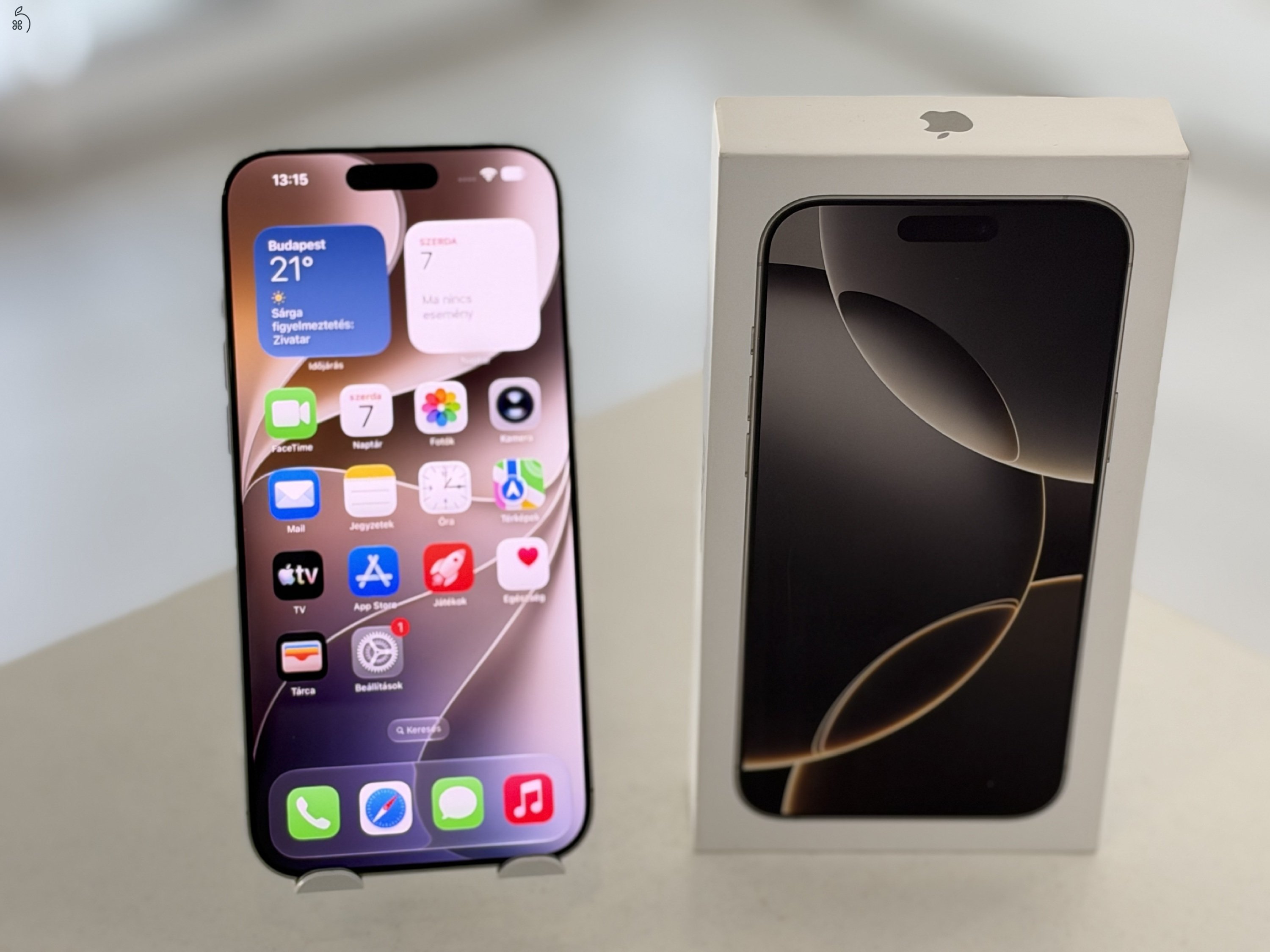 iPhone 16 Pro Max 256GB Független Újszerű/1 hónap gar./Akku 91%/p5050