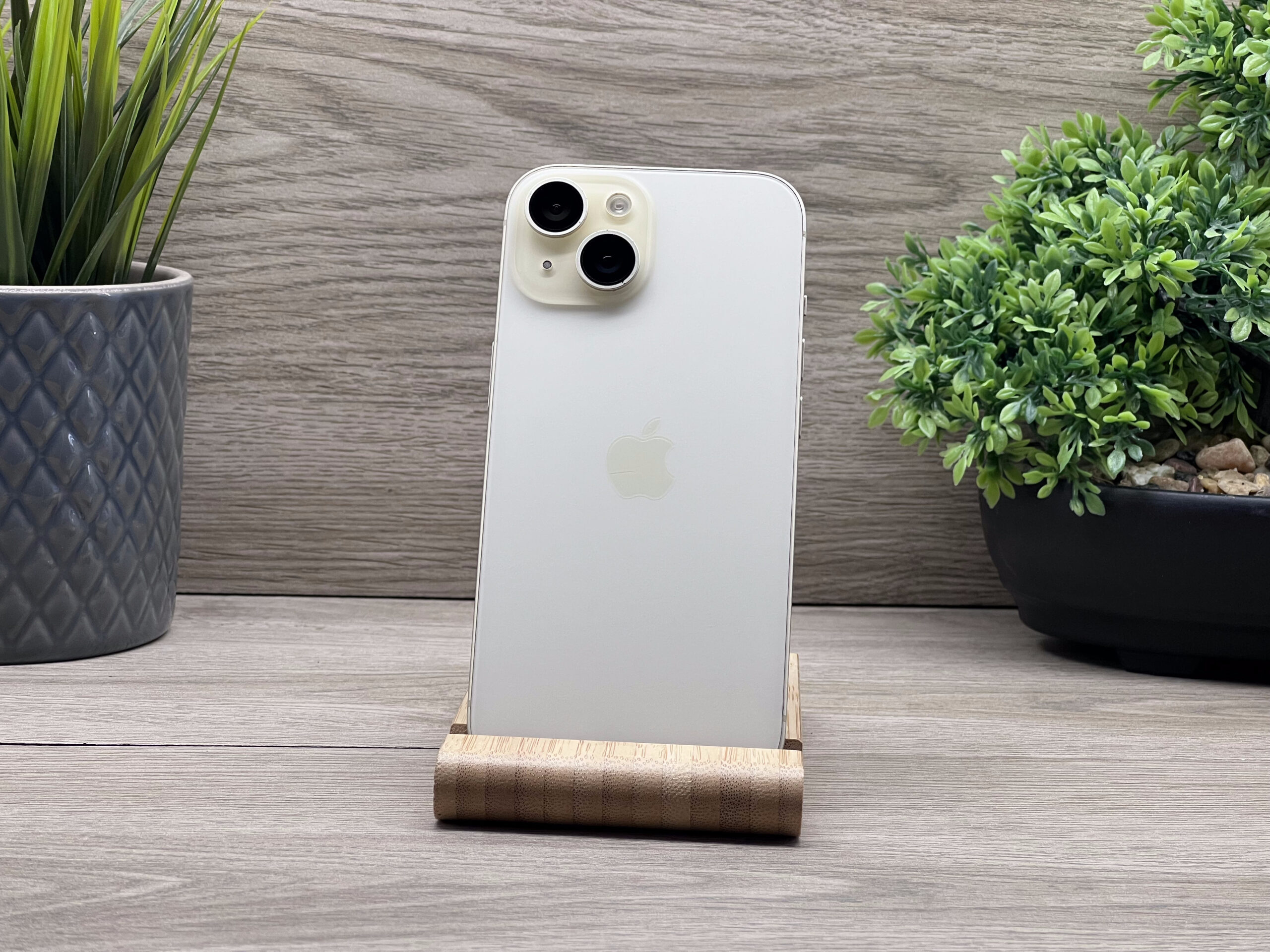 iPhone 15 Yellow 128GB 2 ÉV Garanciával Számlával Aksi 100%