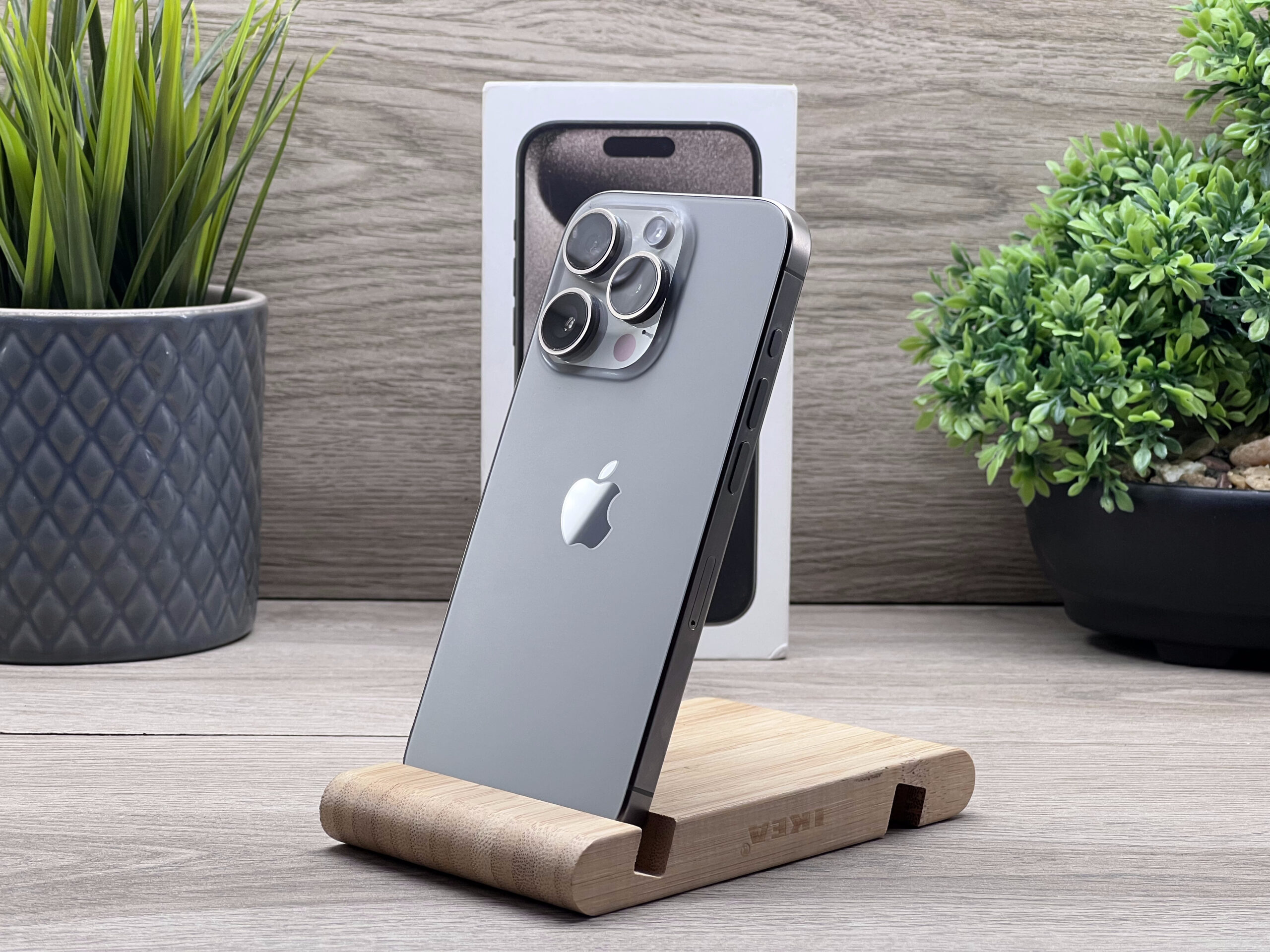 Hibátlan iPhone 15 Pro Natural Titanium 128GB 2 ÉV Garanciával Számlával