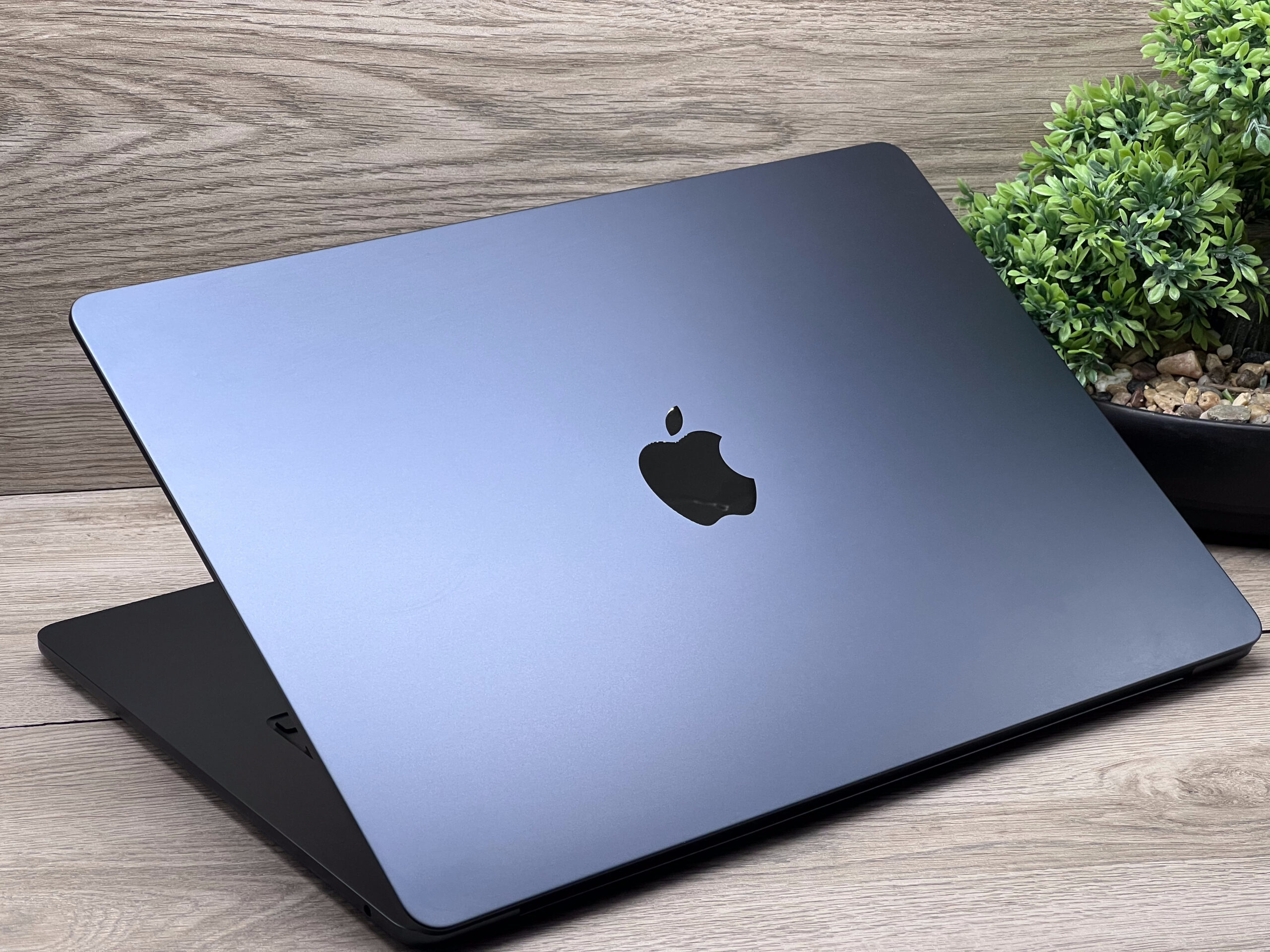 Hibátlan MacBook Air 2024 M3 Midnight 15” 256GB 2 ÉV Garanciával Számlával Aksi 100%