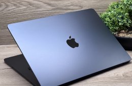 Hibátlan MacBook Air 2024 M3 Midnight 15” 256GB 2 ÉV Garanciával Számlával Aksi 100%