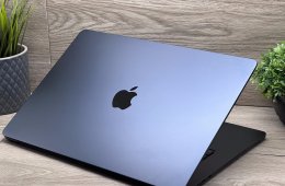 Hibátlan MacBook Air 2024 M3 Midnight 15” 256GB 2 ÉV Garanciával Számlával Aksi 100%