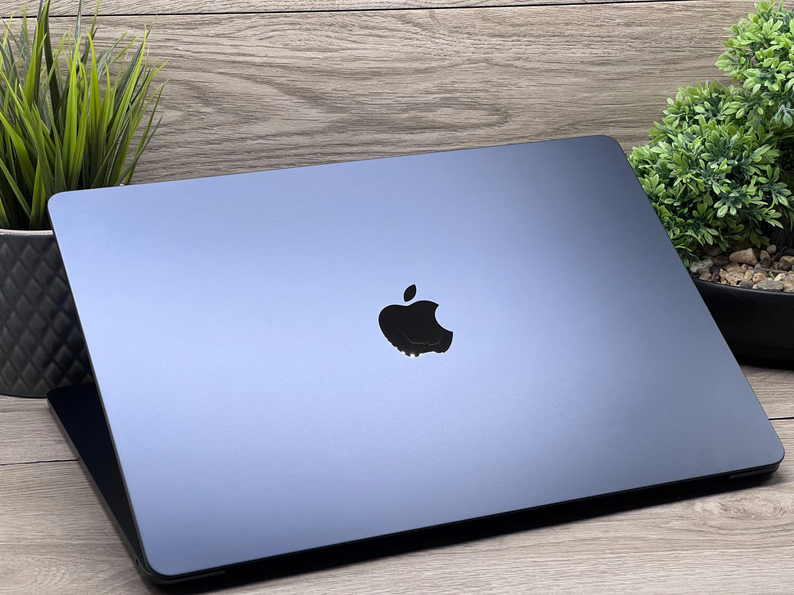 Hibátlan MacBook Air 2024 M3 Midnight 15” 256GB 2 ÉV Garanciával Számlával Aksi 100%