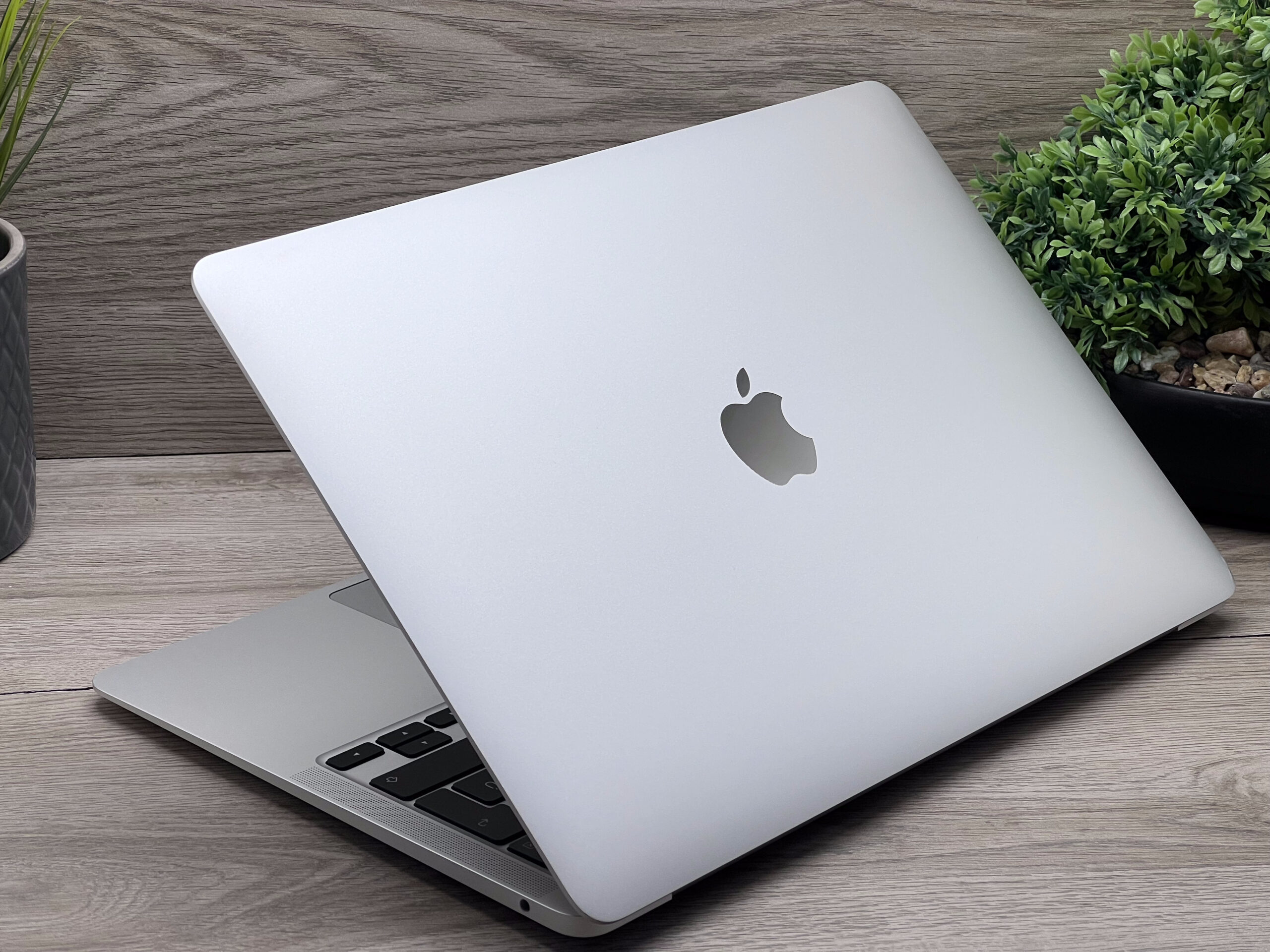 MacBook Air 2020 M1 13” 256GB 2 ÉV Garanciával Számlával