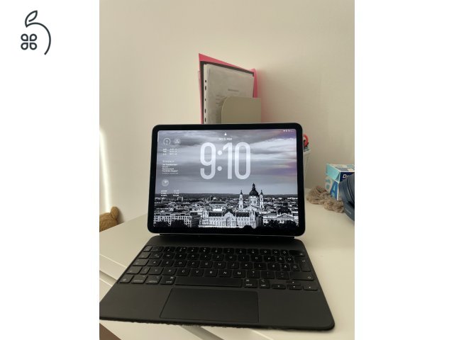 iPad Air (2020) 64 GB Wi-Fi + magyar kiosztású Apple Magic Keyboard