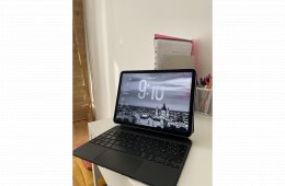 iPad Air (2020) 64 GB Wi-Fi + magyar kiosztású Apple Magic Keyboard