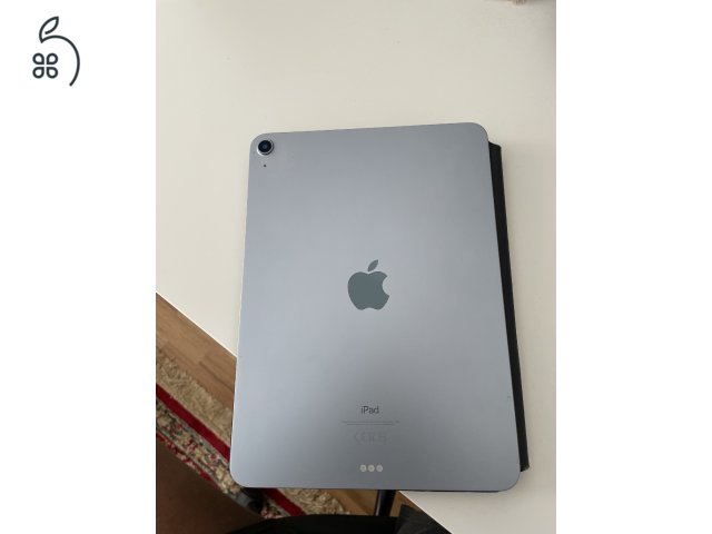 iPad Air (2020) 64 GB Wi-Fi + magyar kiosztású Apple Magic Keyboard