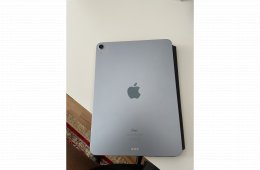iPad Air (2020) 64 GB Wi-Fi + magyar kiosztású Apple Magic Keyboard