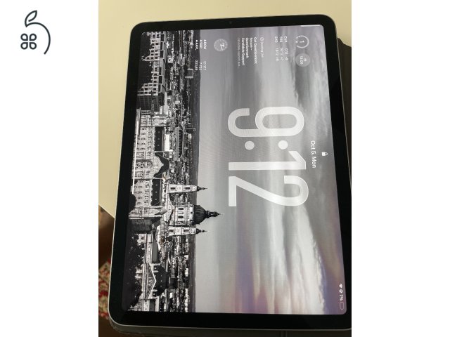 iPad Air (2020) 64 GB Wi-Fi + magyar kiosztású Apple Magic Keyboard