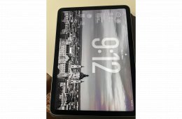 iPad Air (2020) 64 GB Wi-Fi + magyar kiosztású Apple Magic Keyboard