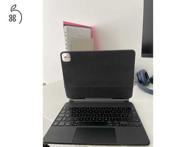 iPad Air (2020) 64 GB Wi-Fi + magyar kiosztású Apple Magic Keyboard