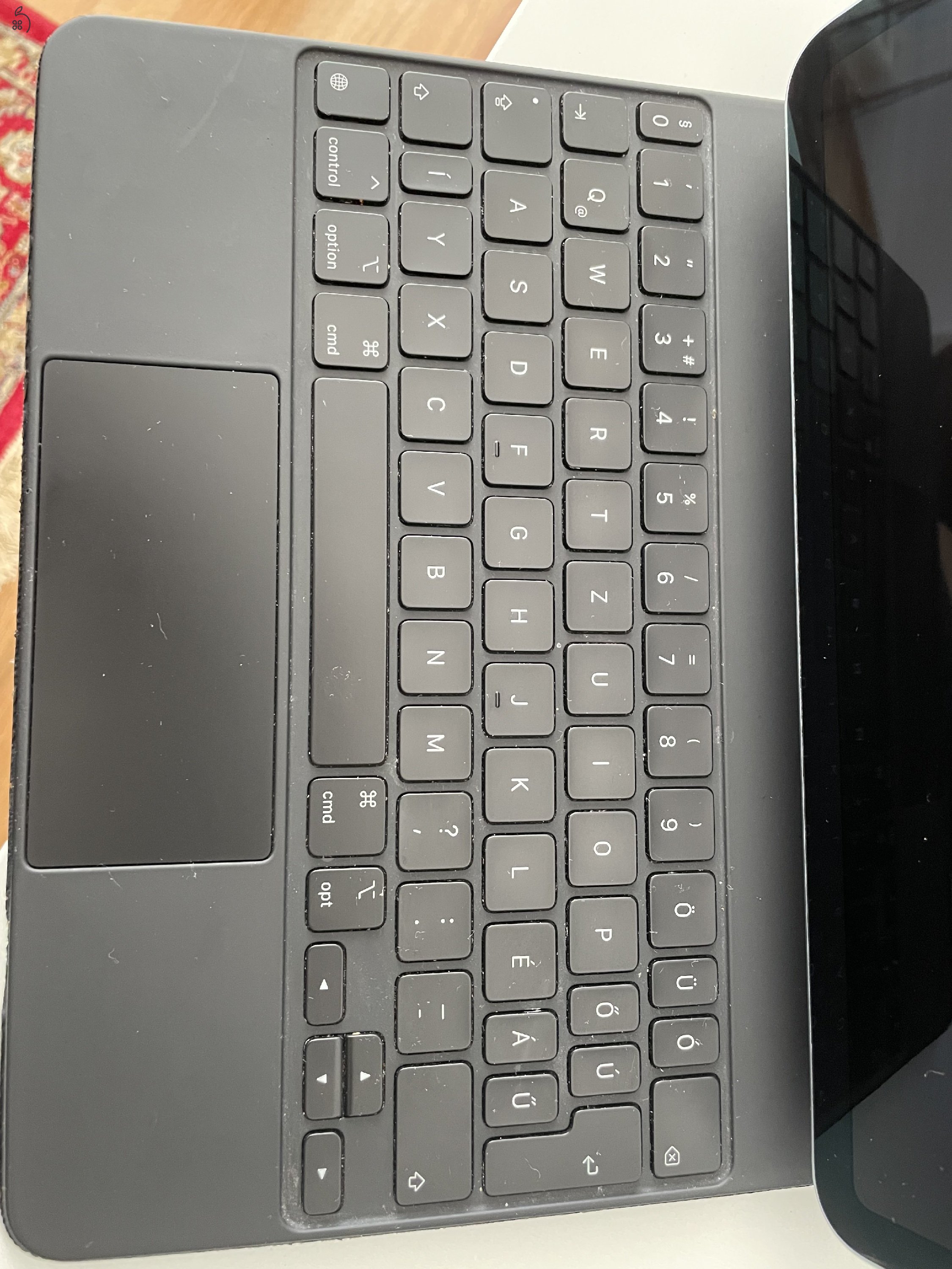 iPad Air (2020) 64 GB Wi-Fi + magyar kiosztású Apple Magic Keyboard
