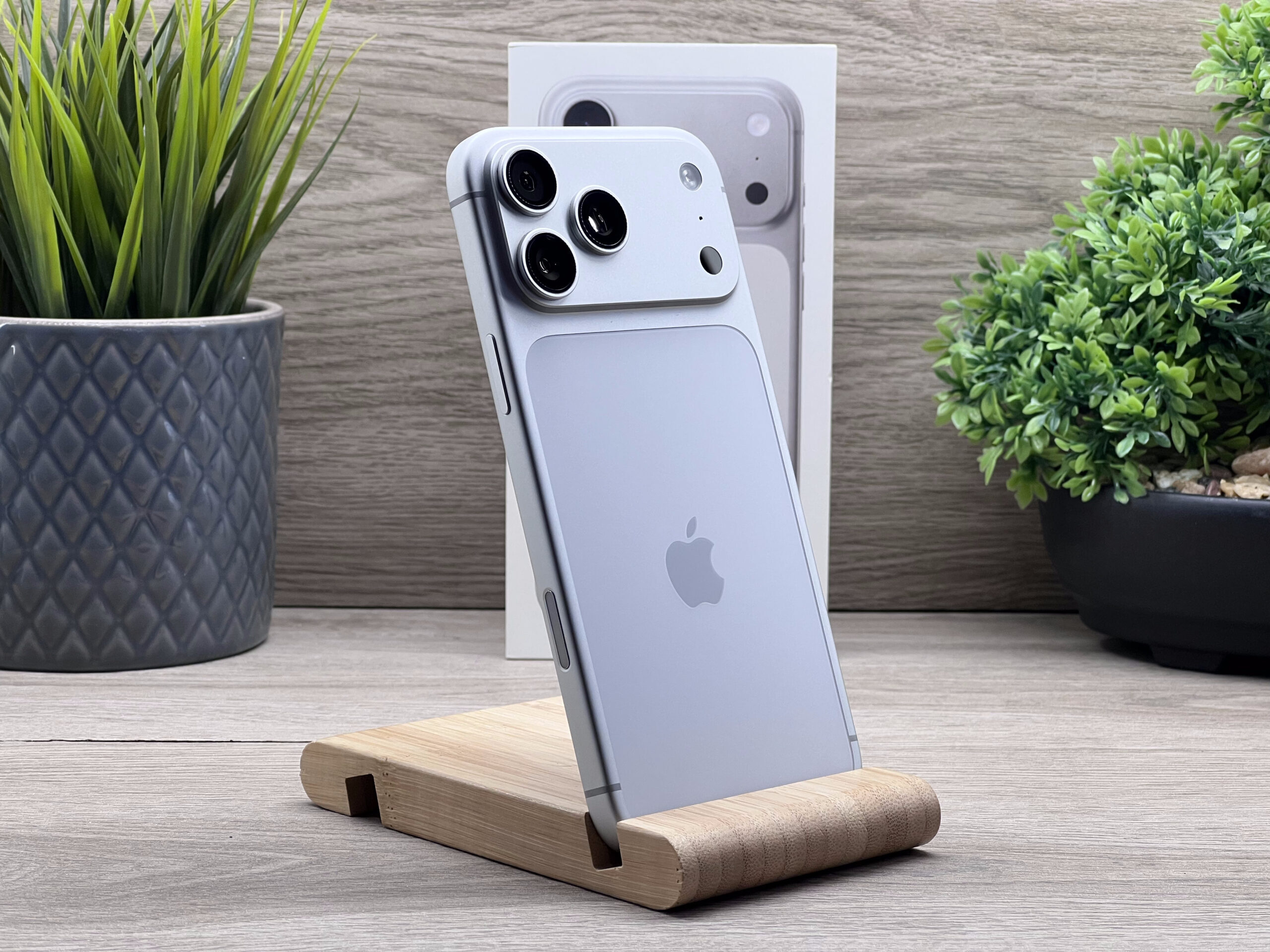 Hibátlan iPhone 17 Pro Max Silver 256GB 2 ÉV Garanciával Számlával