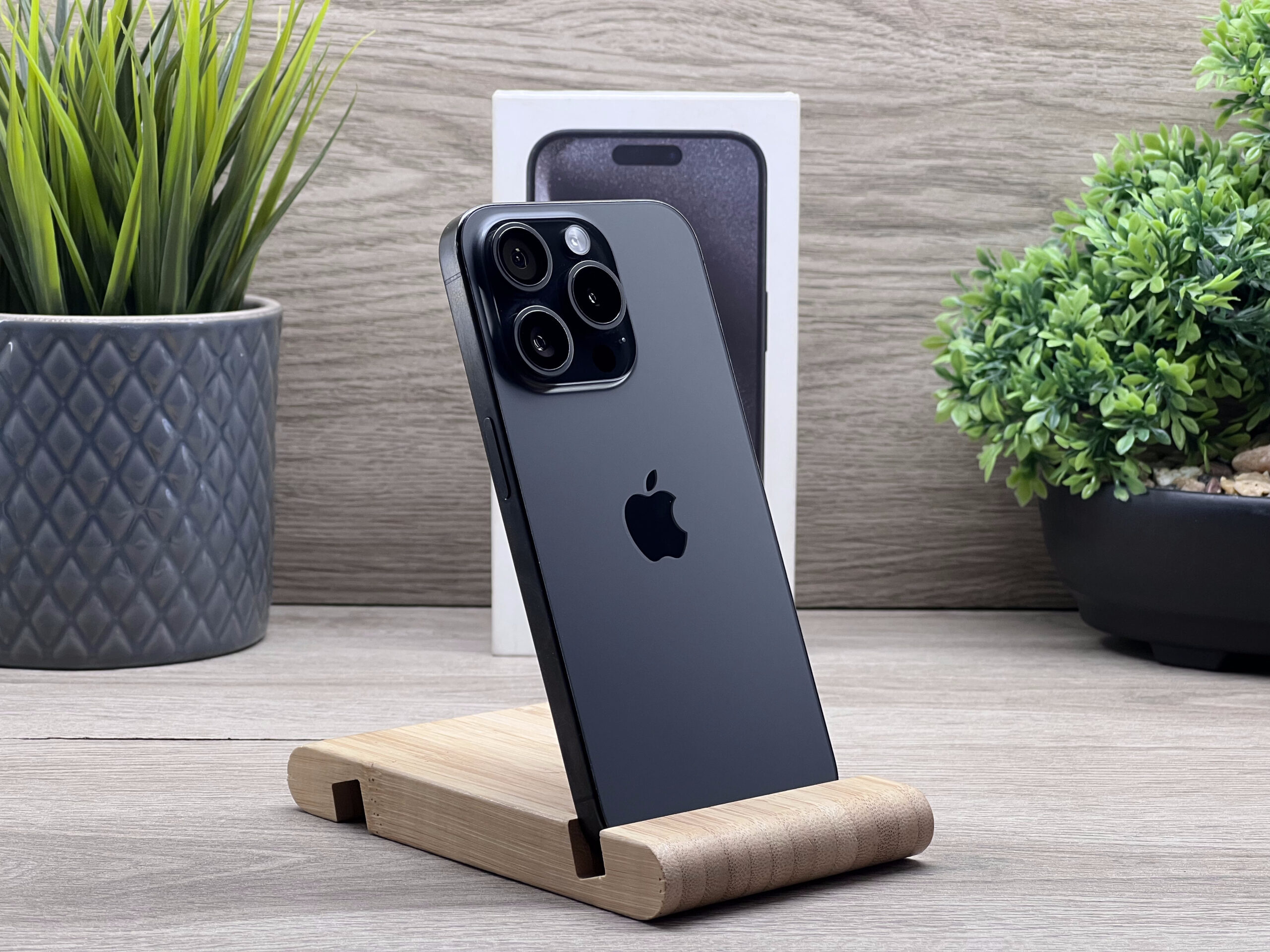 iPhone 15 Pro Black Titanium 128GB 2 ÉV Garanciával Számlával Aksi 100%