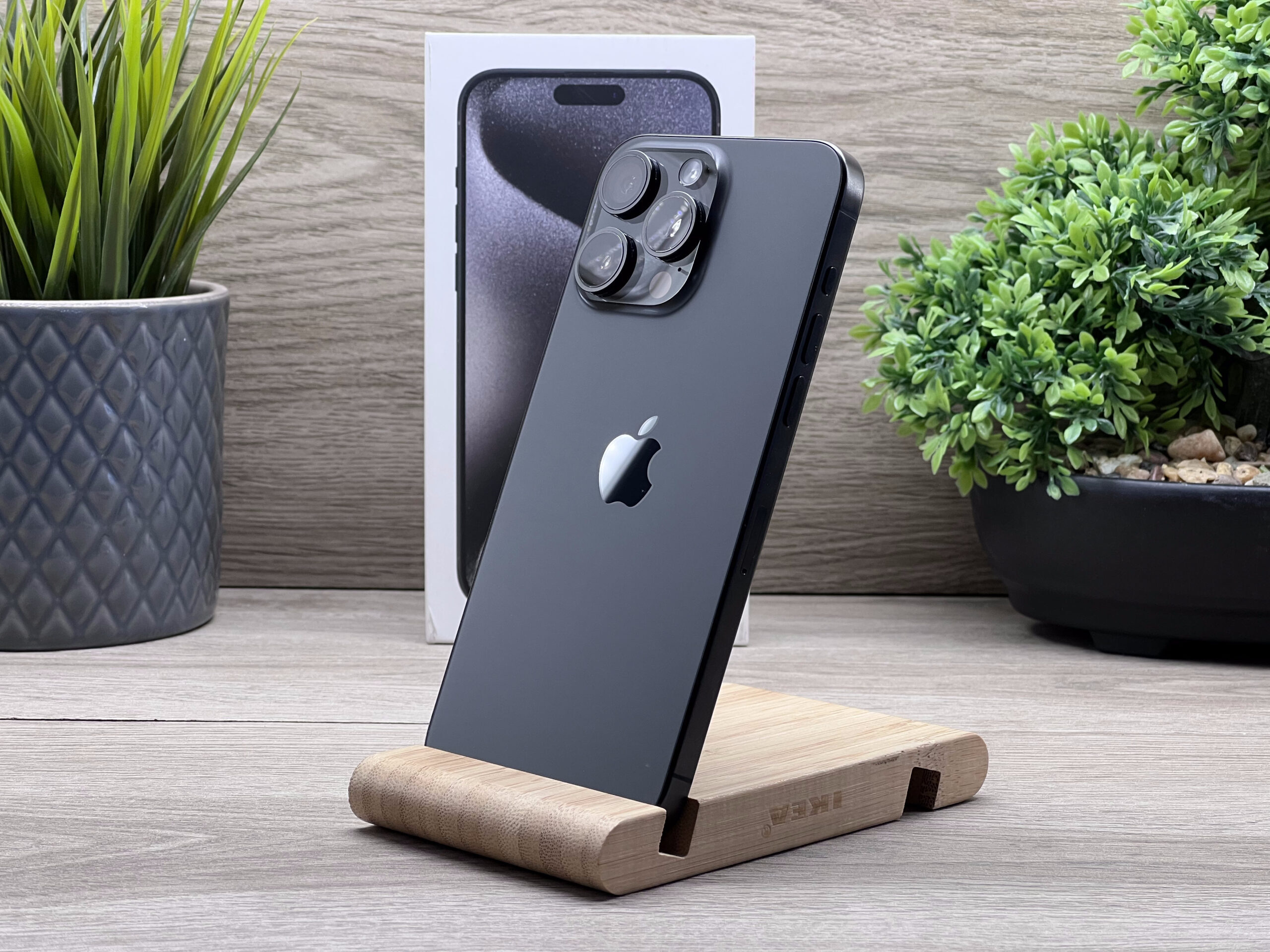 Hibátlan iPhone 15 Pro Max Black Titanium 256GB 2 ÉV Garanciával Számlával