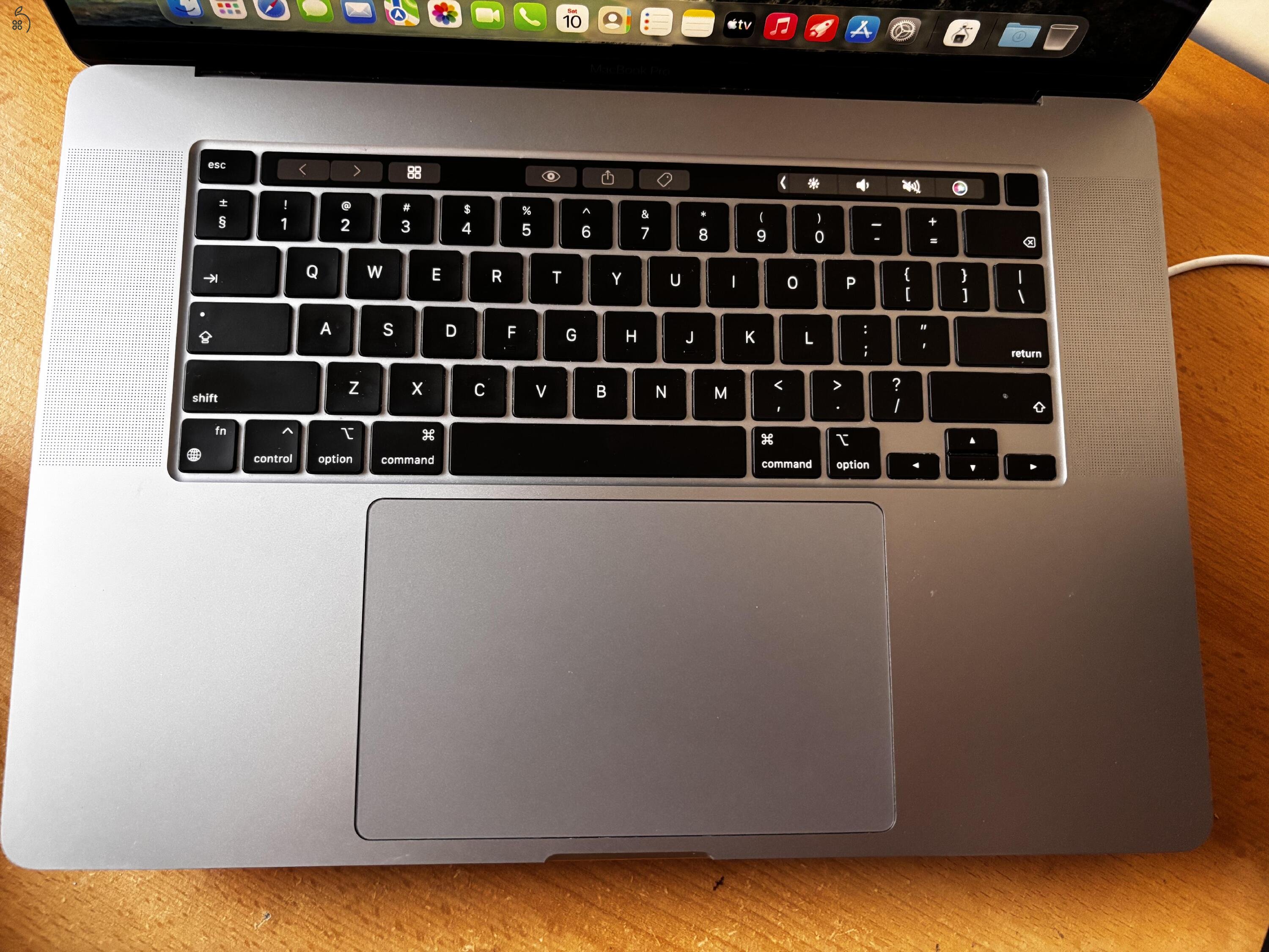 Macbook Pro  Retina 16