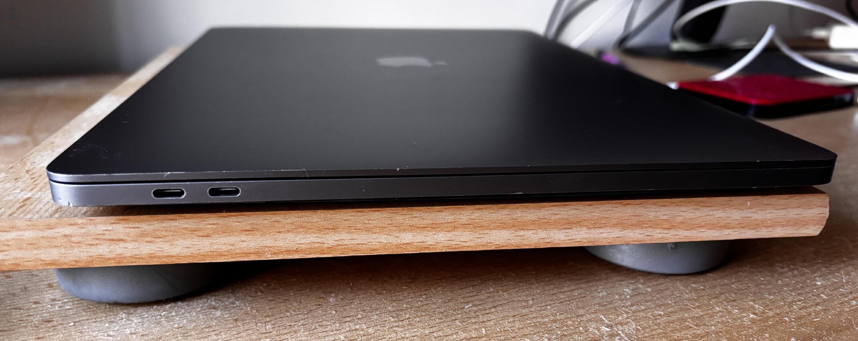 Macbook Pro  Retina 16