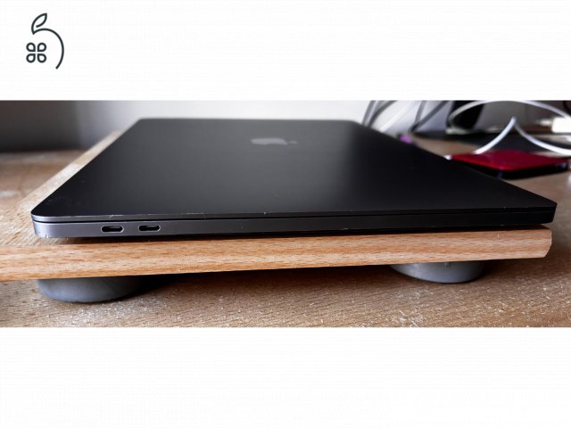 Macbook Pro  Retina 16