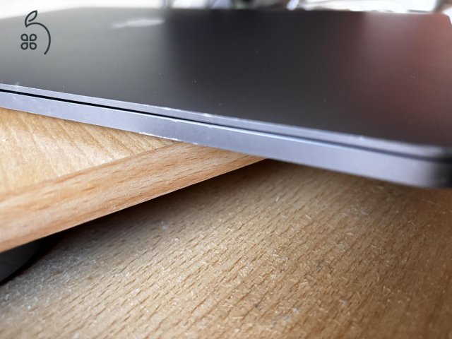 Macbook Pro  Retina 16