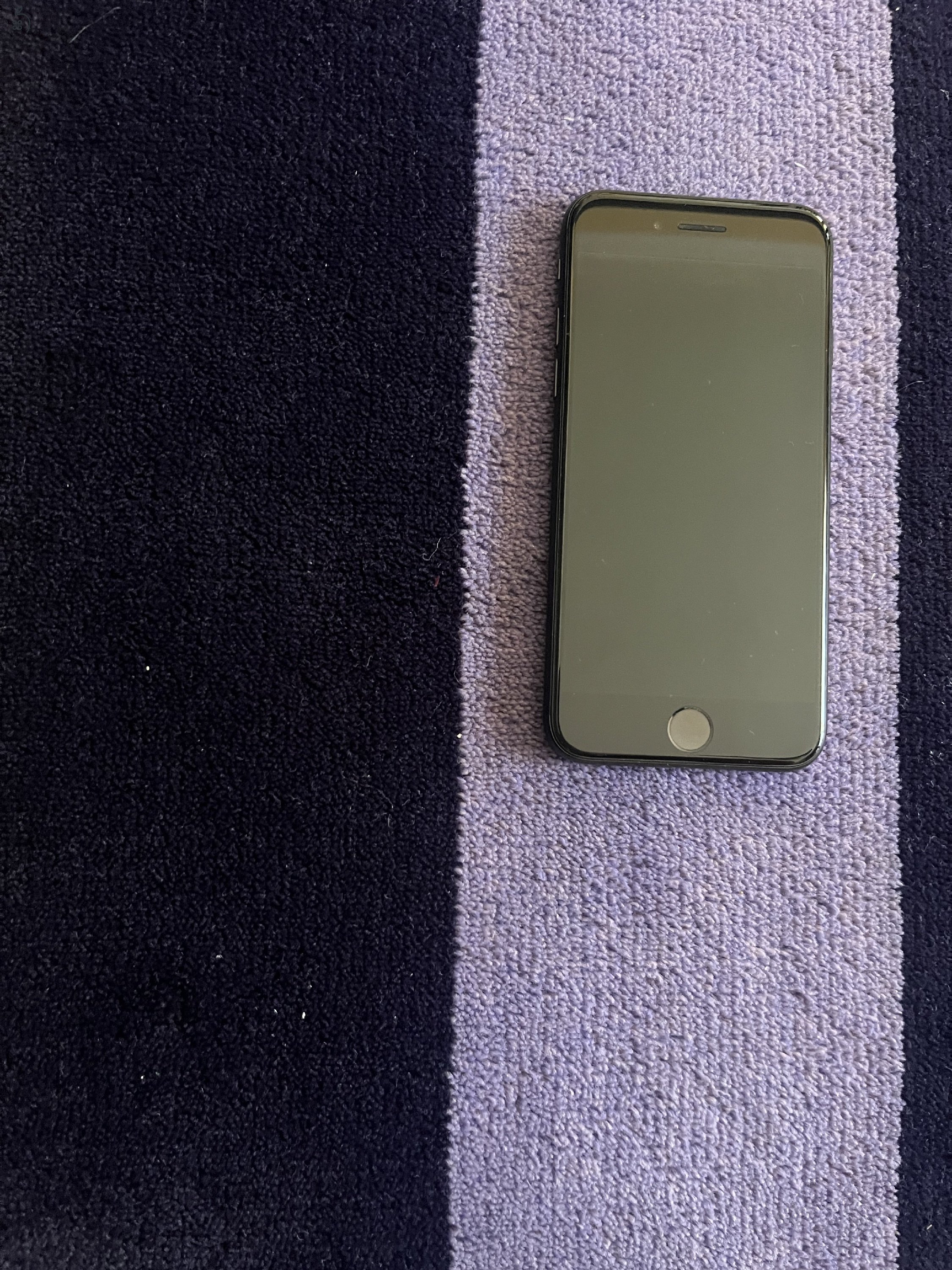 iPhone Se kiváló ,kiegészítőkkel eladó 