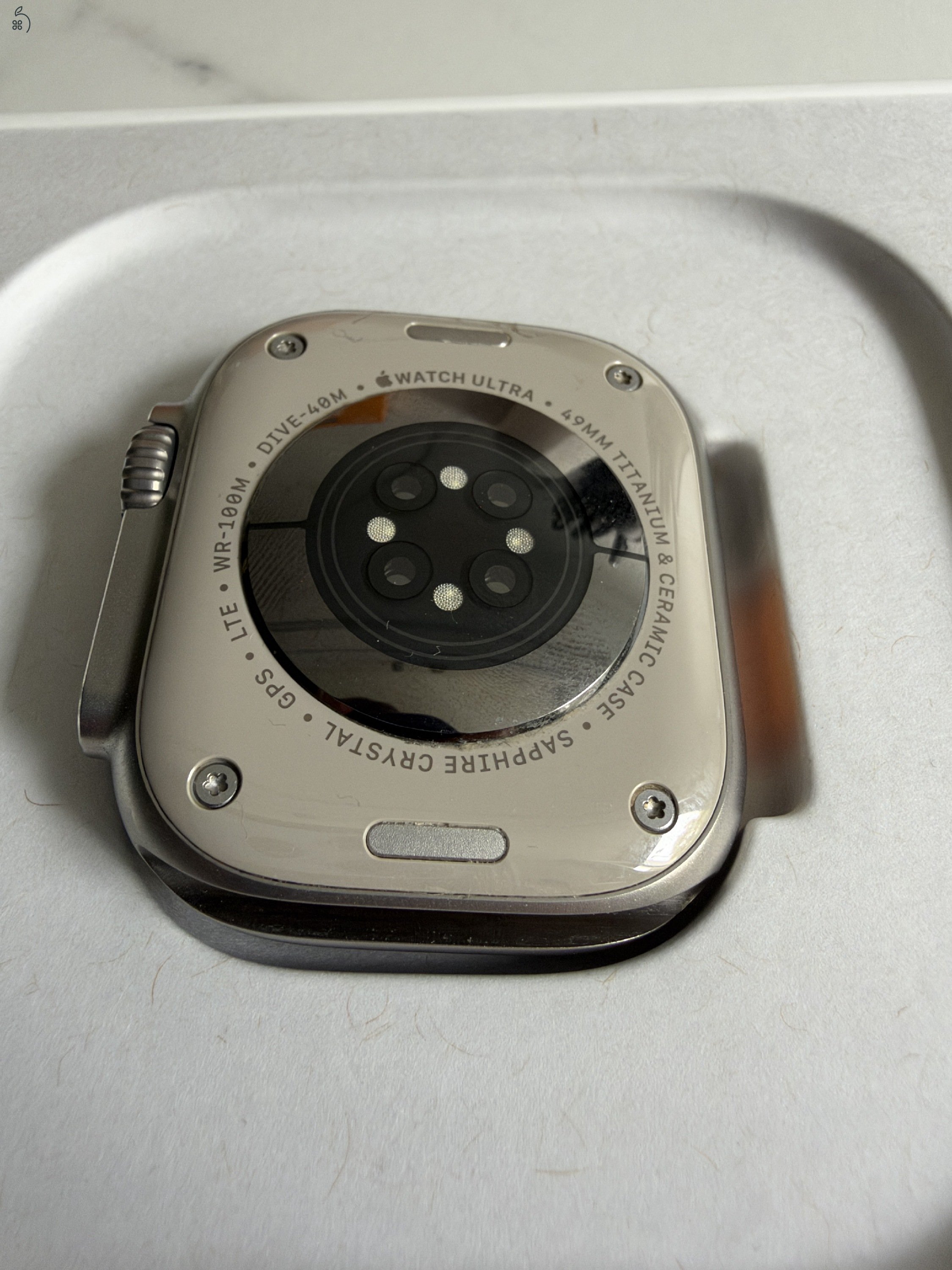 Apple Watch Ultra 1gen. 49mm - Zöld gyári Apple szíjjal - Eredeti dobozában, bontatlan töltőkábellel
