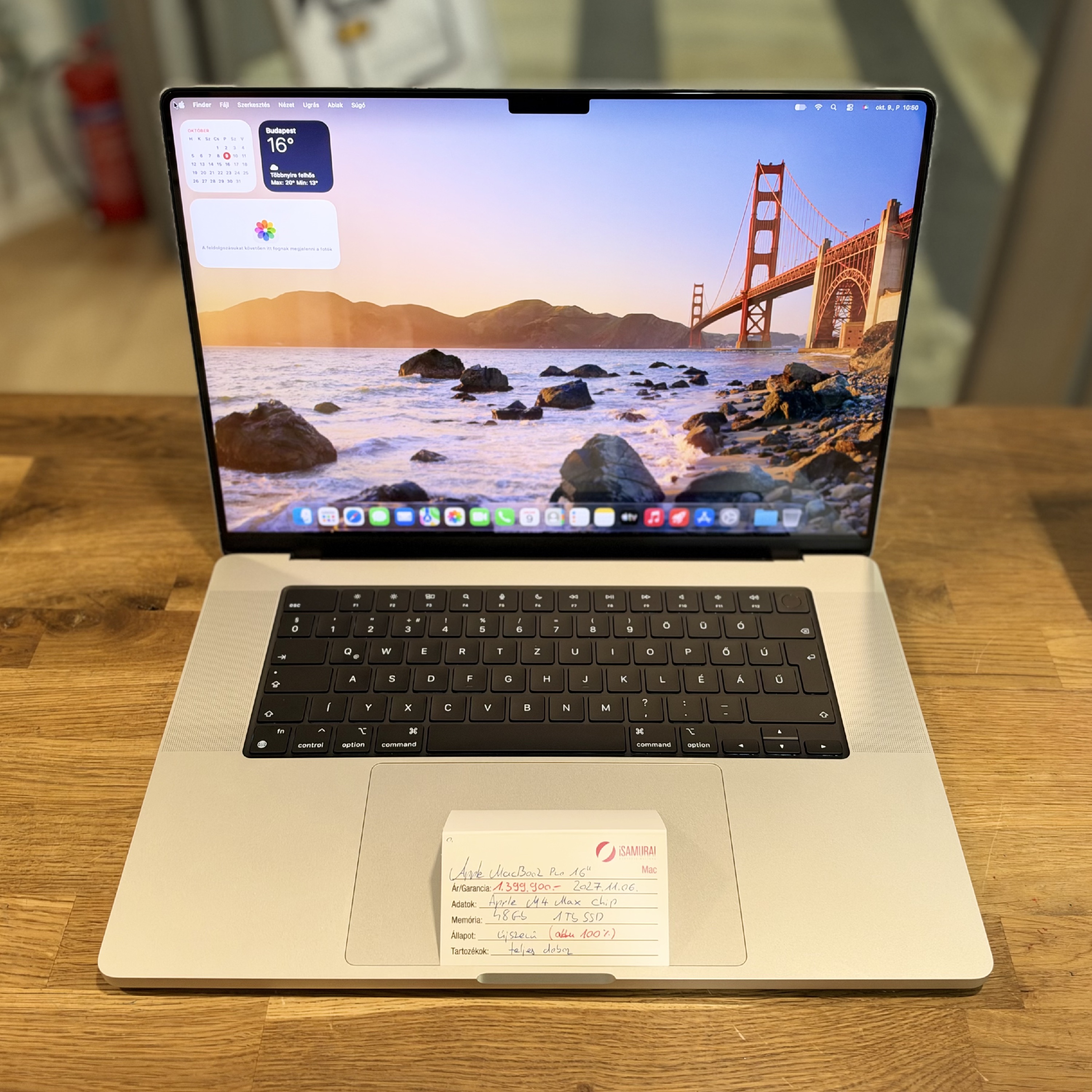 .Apple MacBook Pro 16