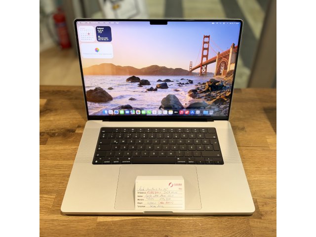 .Apple MacBook Pro 16