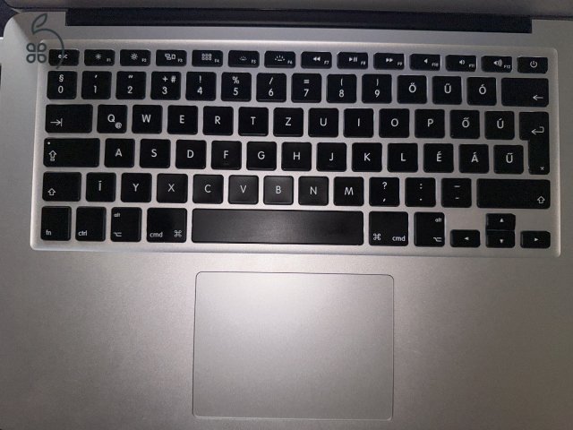 Apple MacBook Air 13” (2017) – 8 GB RAM, 128 GB SSD + 256 GB Transcend JetDrive