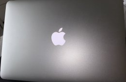 Apple MacBook Air 13” (2017) – 8 GB RAM, 128 GB SSD + 256 GB Transcend JetDrive
